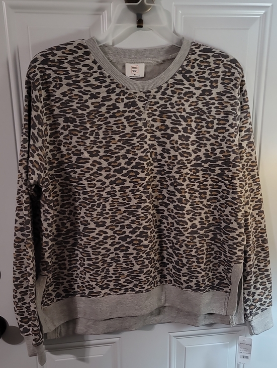 bloom pop Tops - bloom POP Gray Crewneck Sweatshirt with Subtle Print